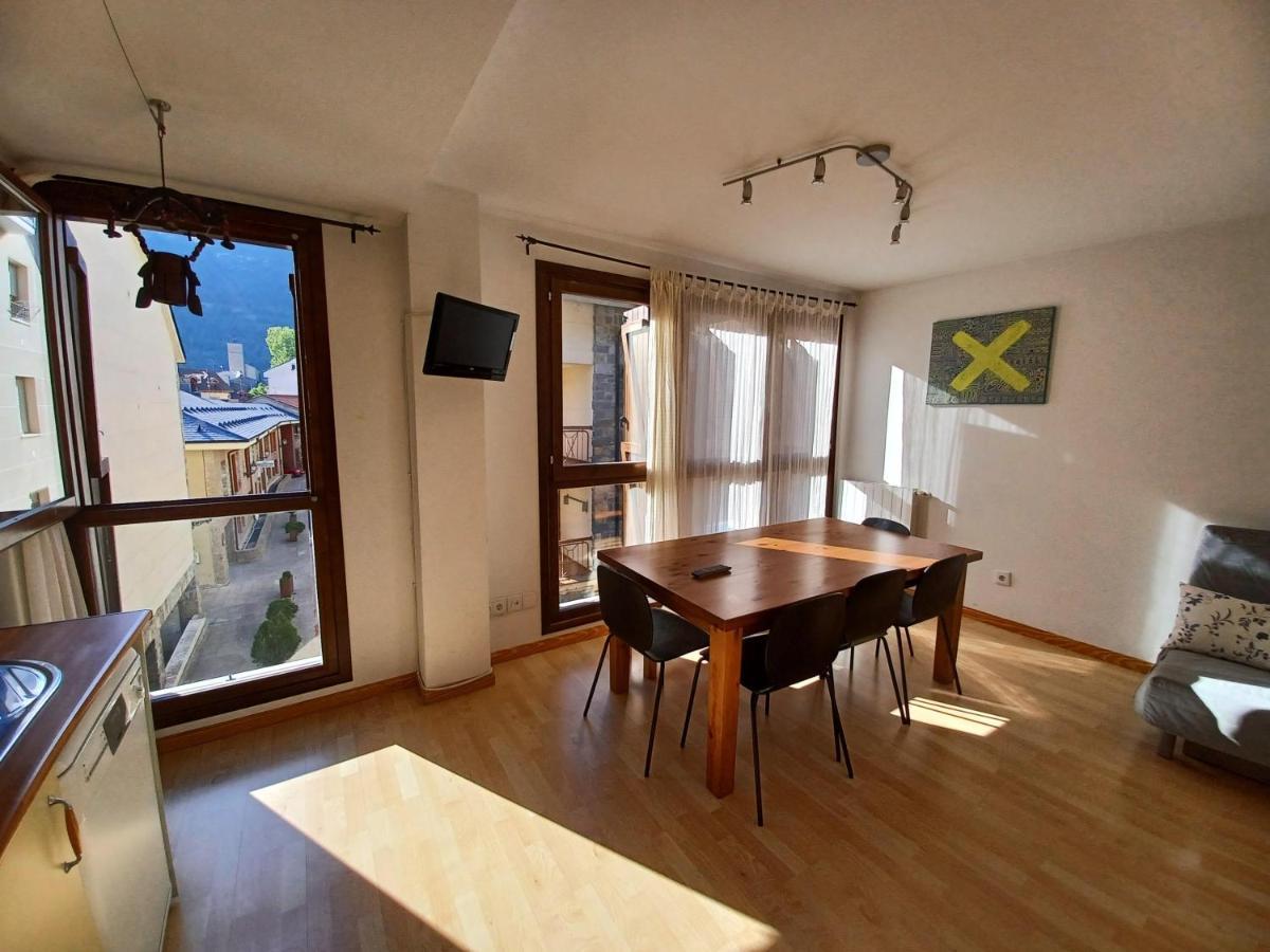 Ferienwohnung En El Pleno Centro De Biescas Con Garaje, Ascensor Y Wifi Exterior foto