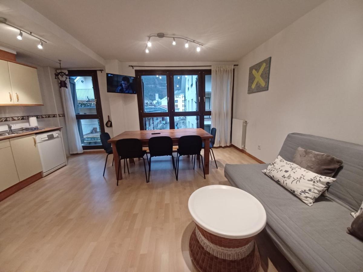 Ferienwohnung En El Pleno Centro De Biescas Con Garaje, Ascensor Y Wifi Exterior foto