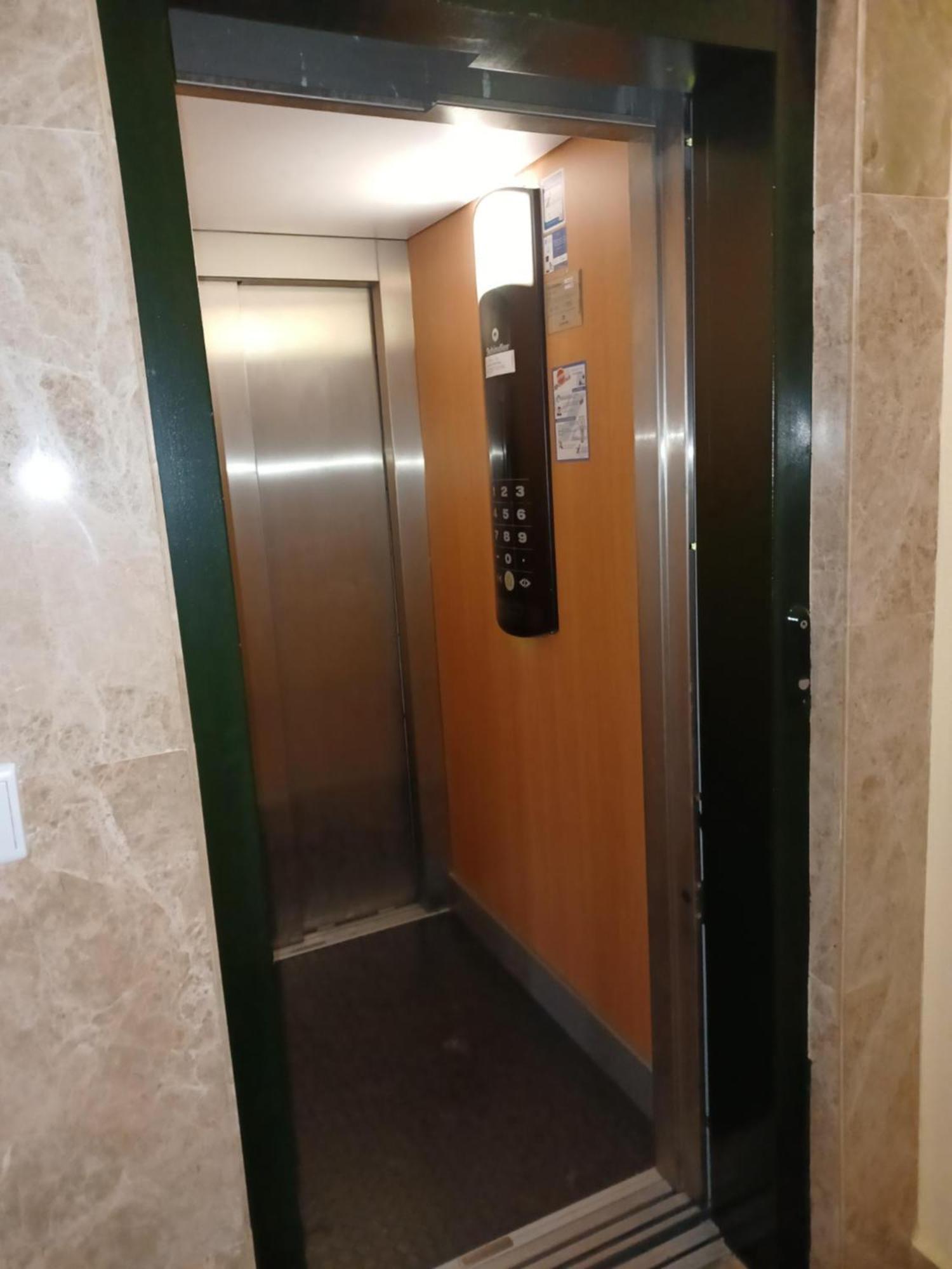 Ferienwohnung En El Pleno Centro De Biescas Con Garaje, Ascensor Y Wifi Exterior foto